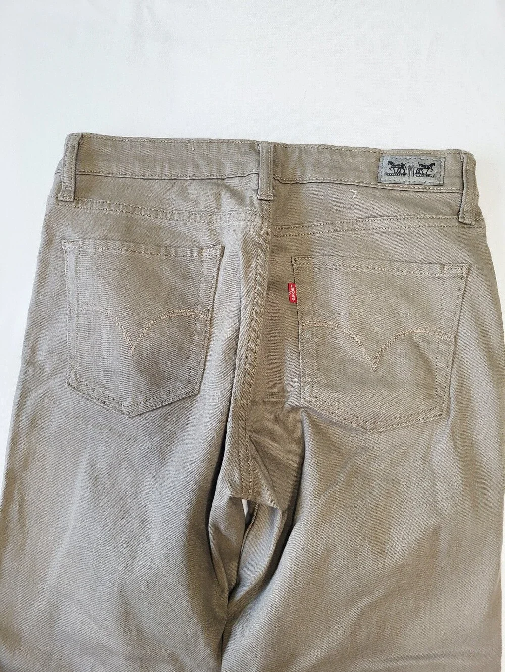 Levi Straus Women's Tan Mid Rise Skinny Stretch Denim Jeans Size 10M W30/L32
